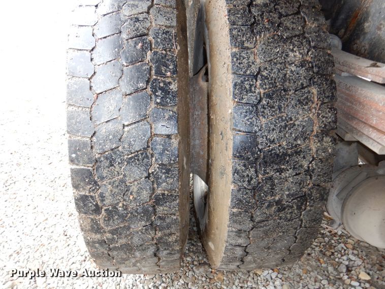 image for item DN7279 1999 Chevrolet C8500  dump truck