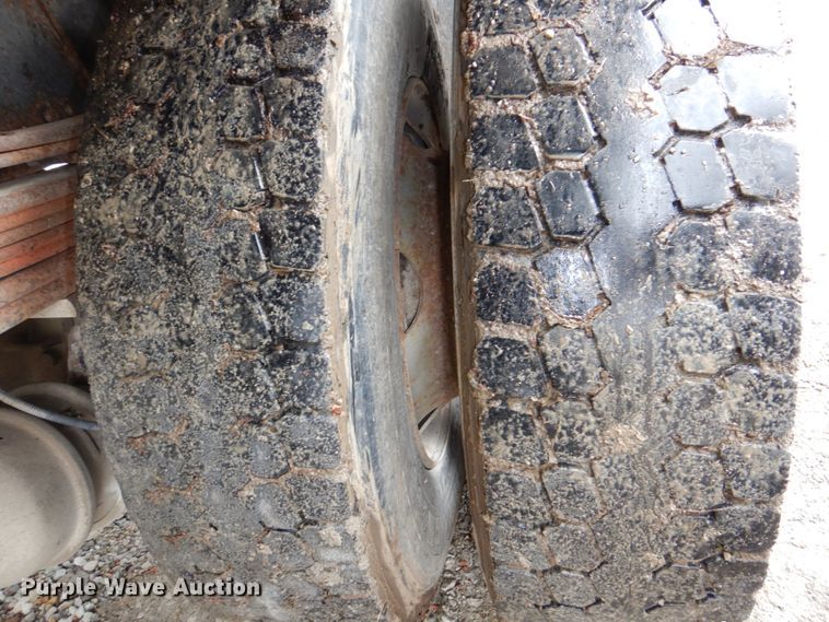 image for item DN7279 1999 Chevrolet C8500  dump truck