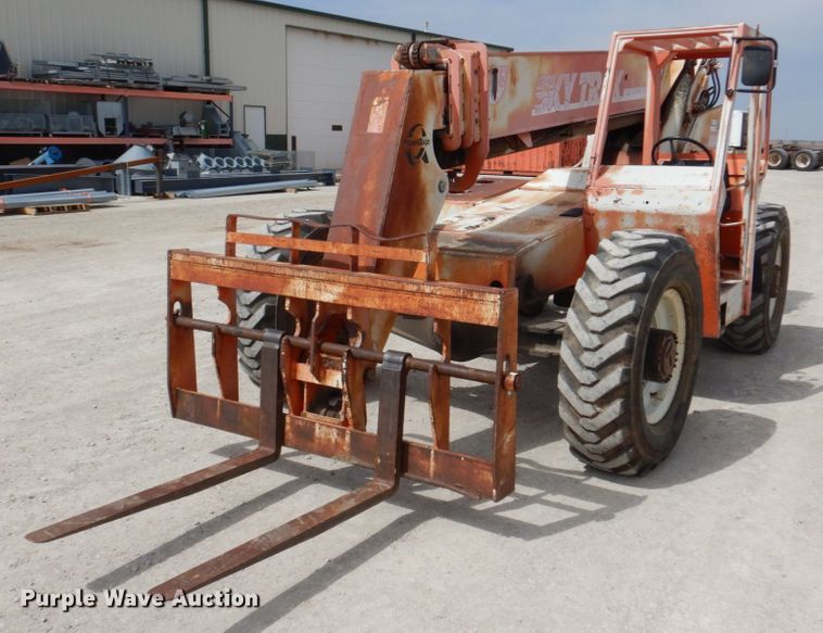 image for item DN7289 1996 SkyTrak 8042  telehandler