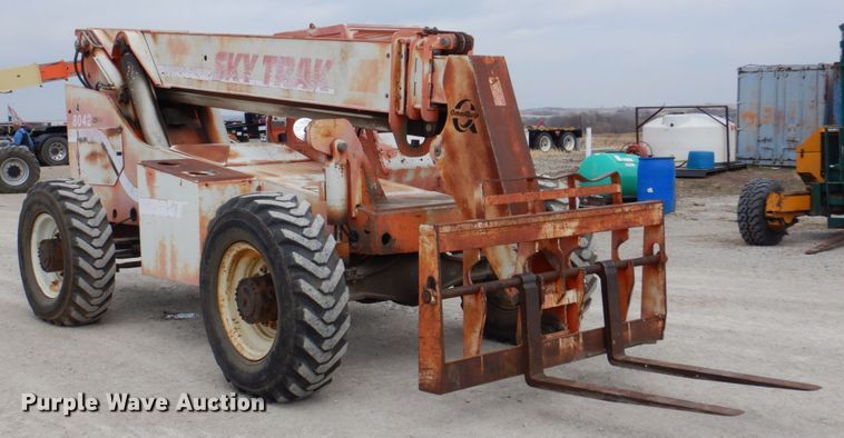image for item DN7289 1996 SkyTrak 8042  telehandler