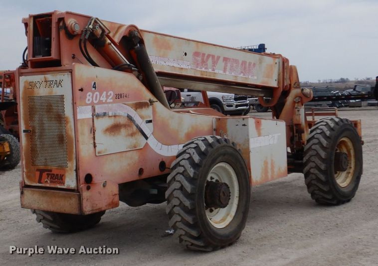 image for item DN7289 1996 SkyTrak 8042  telehandler