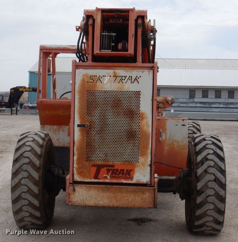 image for item DN7289 1996 SkyTrak 8042  telehandler
