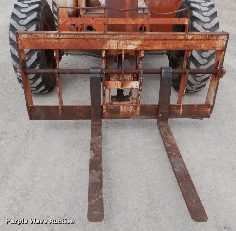 image for item DN7289 1996 SkyTrak 8042  telehandler