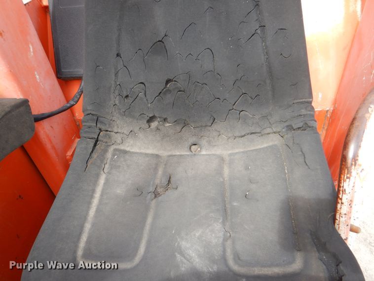 image for item DN7289 1996 SkyTrak 8042  telehandler