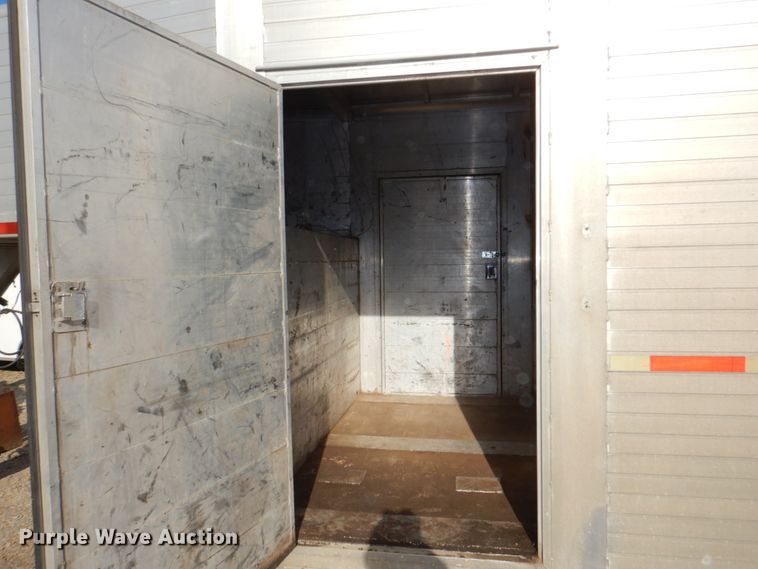 image for item DN7298 1999 Hillsboro Endura  enclosed cargo trailer