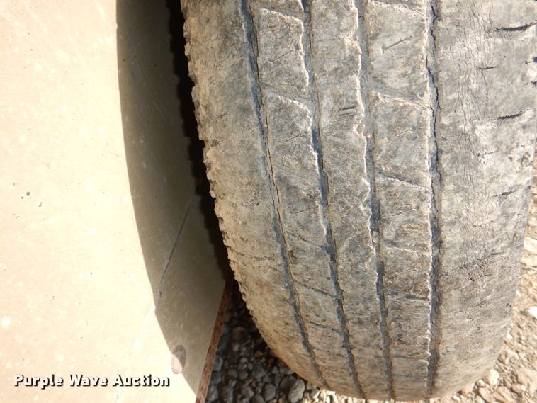 image for item DN7298 1999 Hillsboro Endura  enclosed cargo trailer