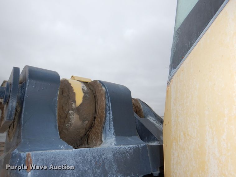 image for item DN7302 2004 Komatsu WA380-5  wheel loader