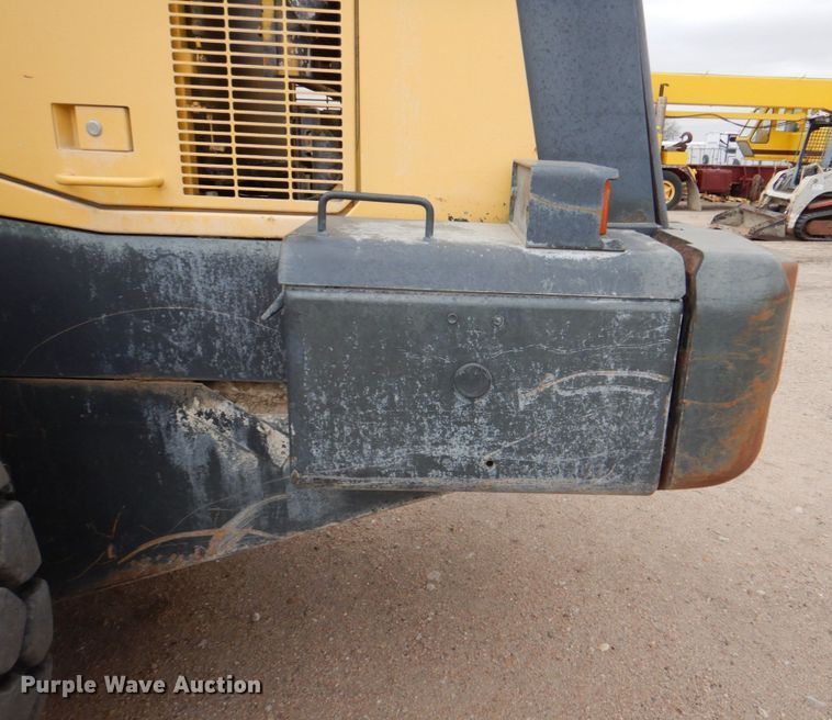 image for item DN7302 2004 Komatsu WA380-5  wheel loader