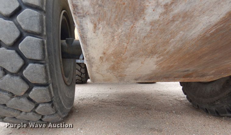 image for item DN7302 2004 Komatsu WA380-5  wheel loader