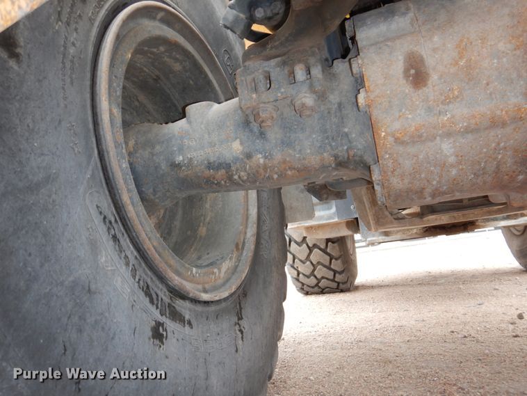 image for item DN7302 2004 Komatsu WA380-5  wheel loader