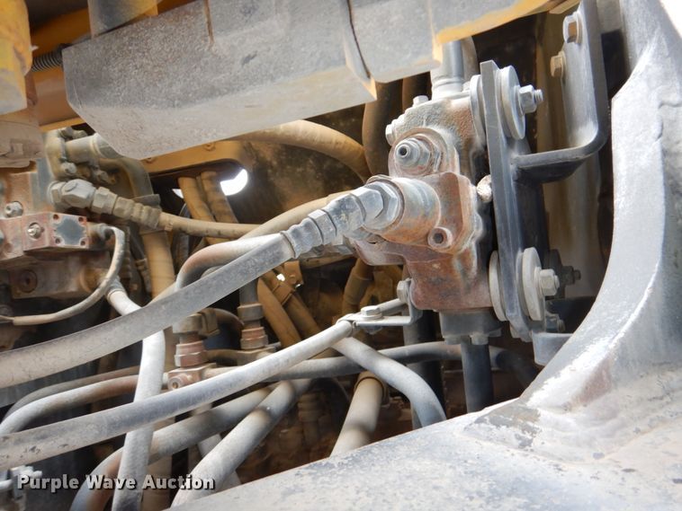 image for item DN7302 2004 Komatsu WA380-5  wheel loader