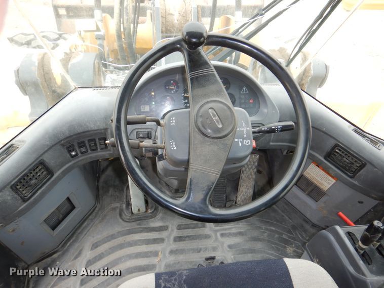 image for item DN7302 2004 Komatsu WA380-5  wheel loader