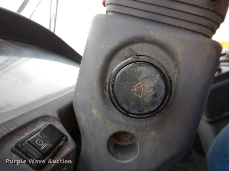 image for item DN7302 2004 Komatsu WA380-5  wheel loader