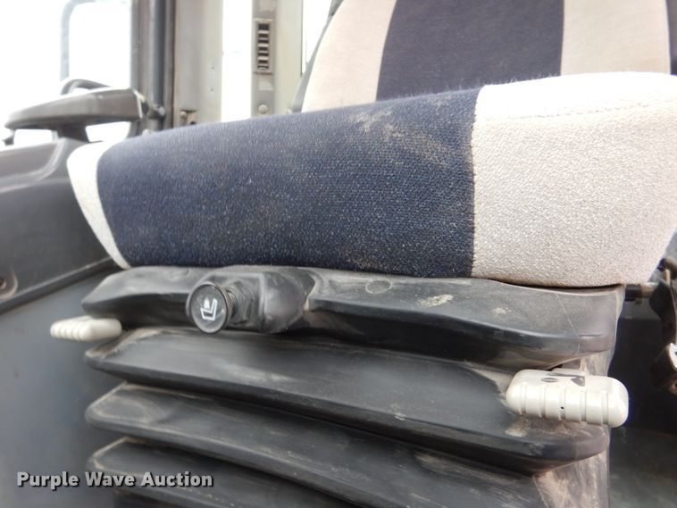 image for item DN7302 2004 Komatsu WA380-5  wheel loader