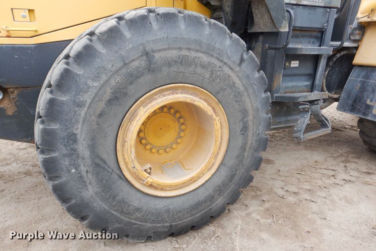 image for item DN7302 2004 Komatsu WA380-5  wheel loader