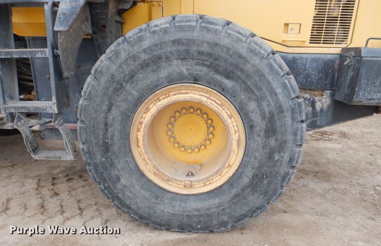 image for item DN7302 2004 Komatsu WA380-5  wheel loader