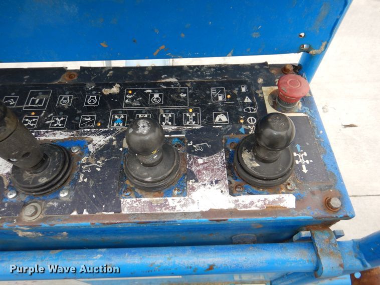 image for item DN7305 2009 Genie Z135  boom lift