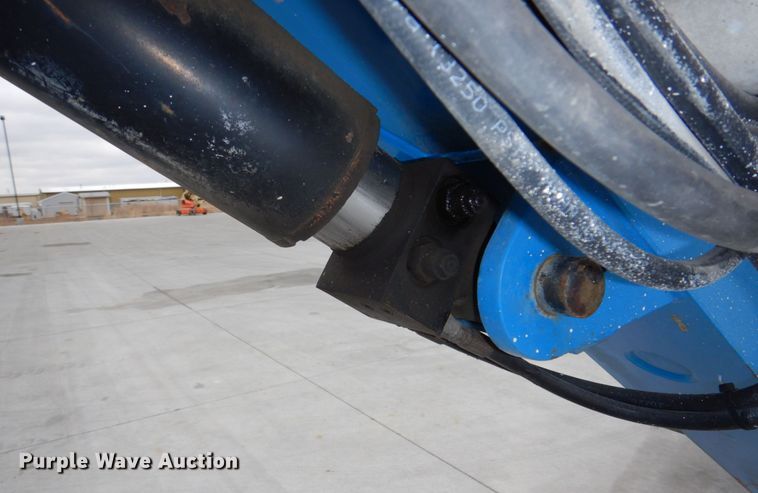 image for item DN7305 2009 Genie Z135  boom lift