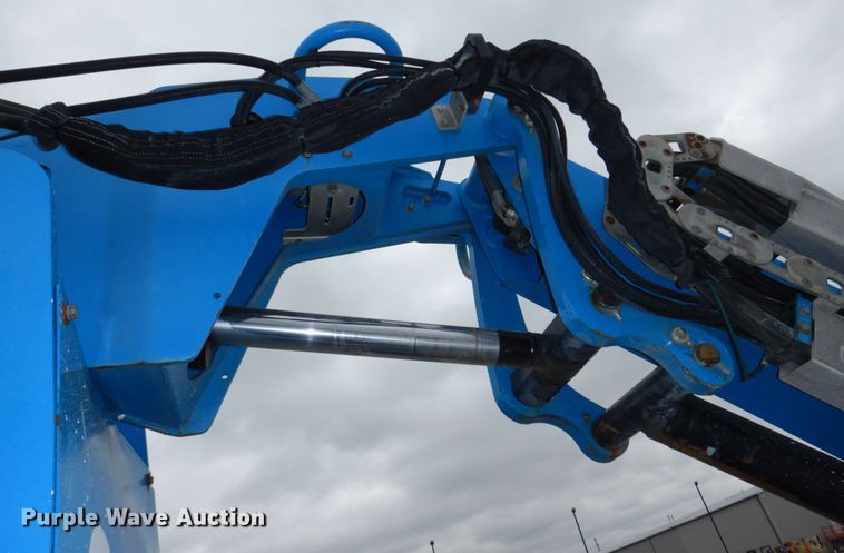image for item DN7305 2009 Genie Z135  boom lift
