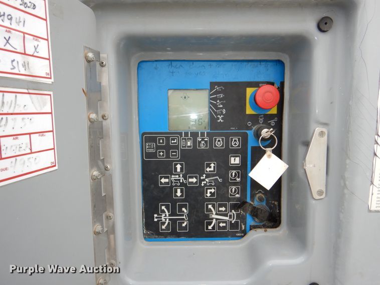 image for item DN7305 2009 Genie Z135  boom lift