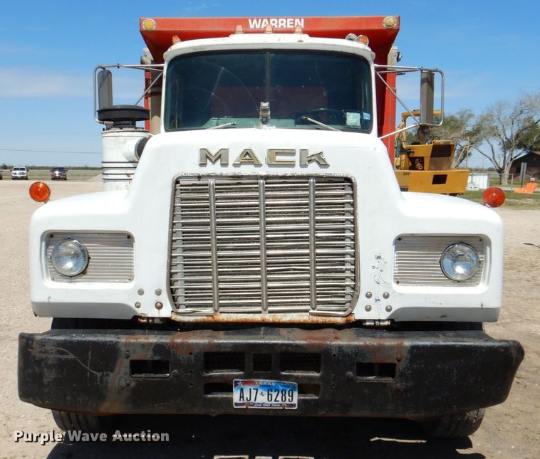image for item DP3918 1988 Mack Econodyne R688ST  dump truck