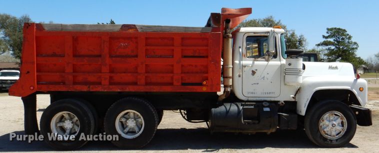 image for item DP3918 1988 Mack Econodyne R688ST  dump truck