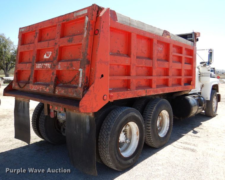 image for item DP3918 1988 Mack Econodyne R688ST  dump truck
