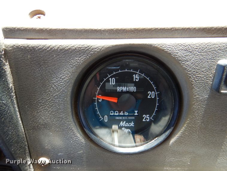 image for item DP3918 1988 Mack Econodyne R688ST  dump truck