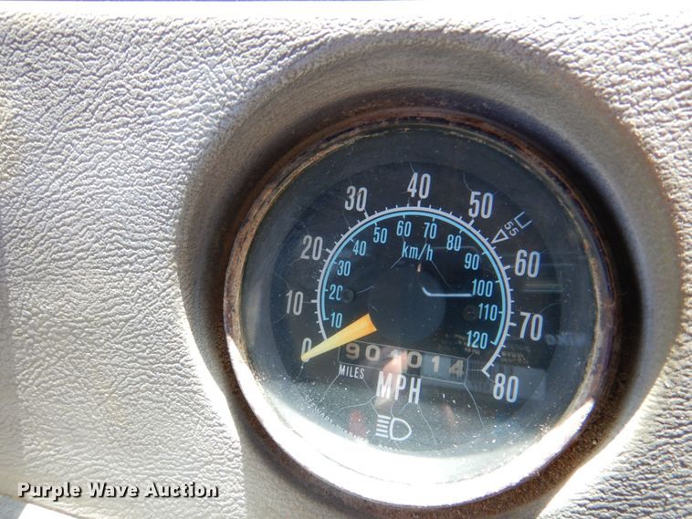 image for item DP3918 1988 Mack Econodyne R688ST  dump truck