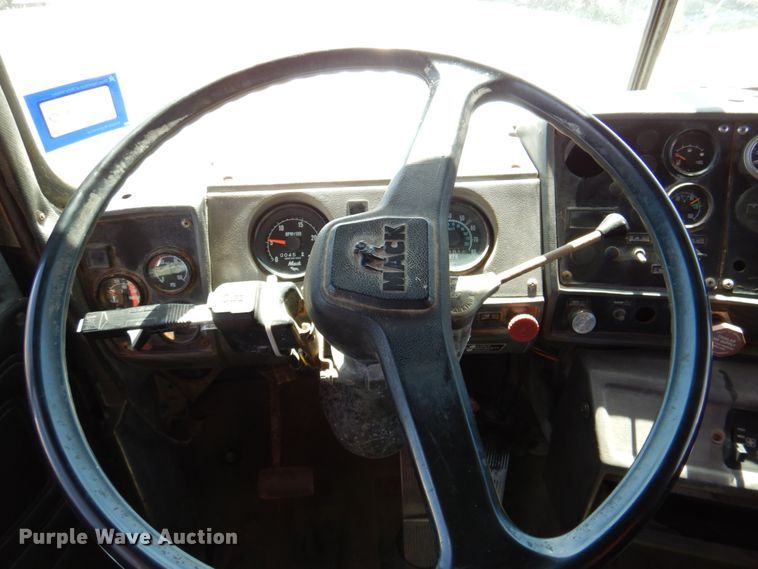 image for item DP3918 1988 Mack Econodyne R688ST  dump truck