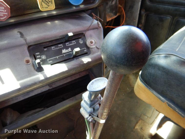 image for item DP3918 1988 Mack Econodyne R688ST  dump truck