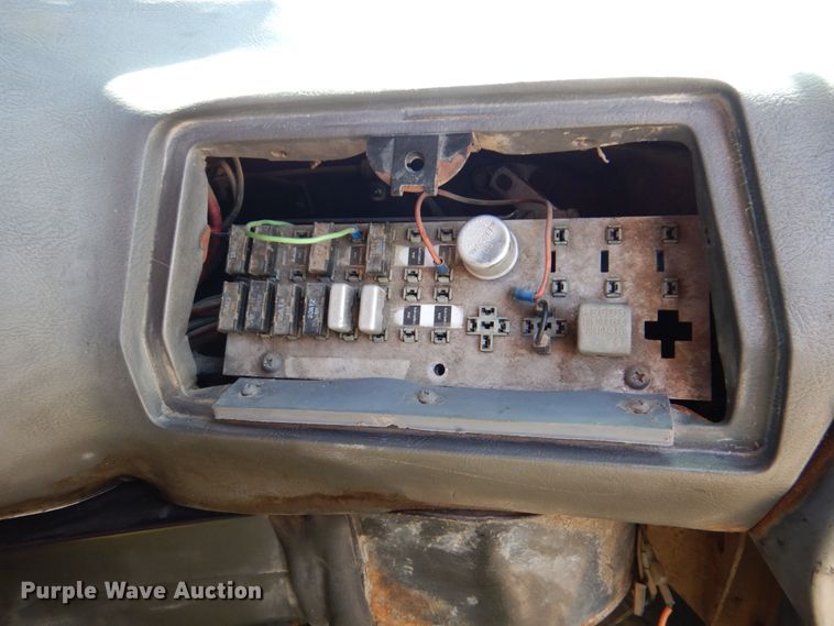 image for item DP3918 1988 Mack Econodyne R688ST  dump truck