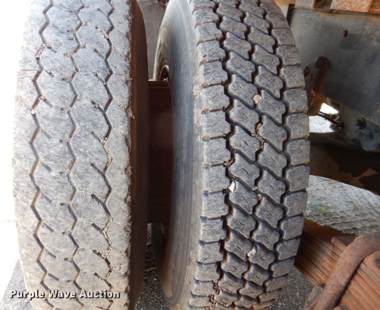 image for item DP3918 1988 Mack Econodyne R688ST  dump truck