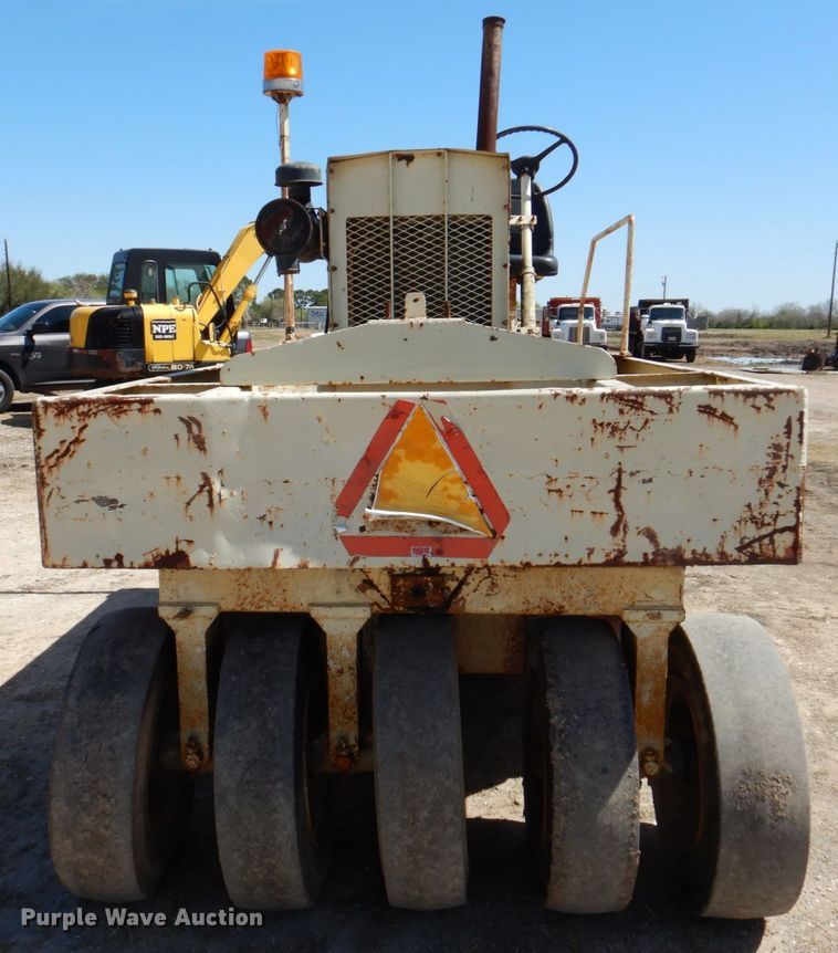 image for item DP3920 Tampo SP-312  pneumatic roller