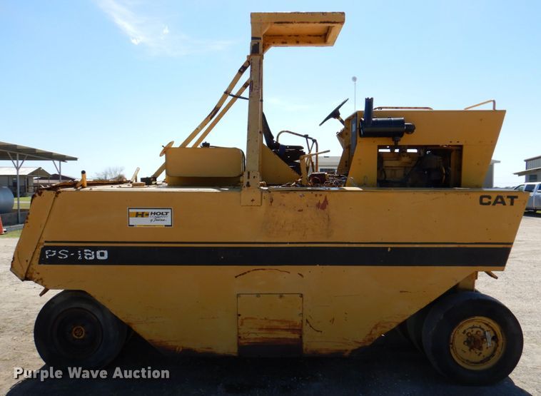 image for item DP3921 1987 Caterpillar PS-180  pneumatic roller