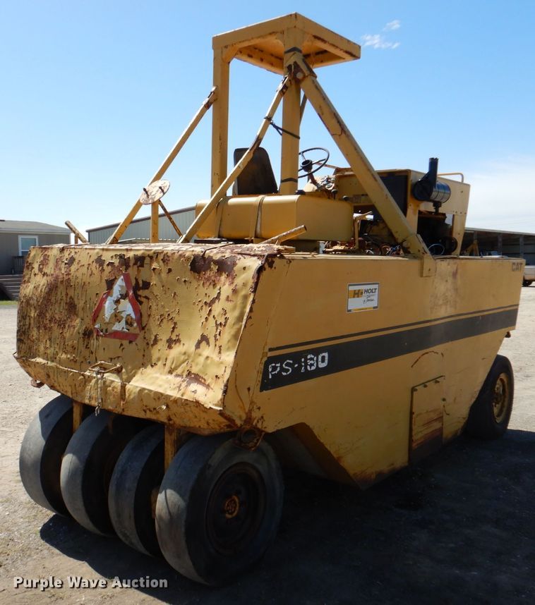 image for item DP3921 1987 Caterpillar PS-180  pneumatic roller