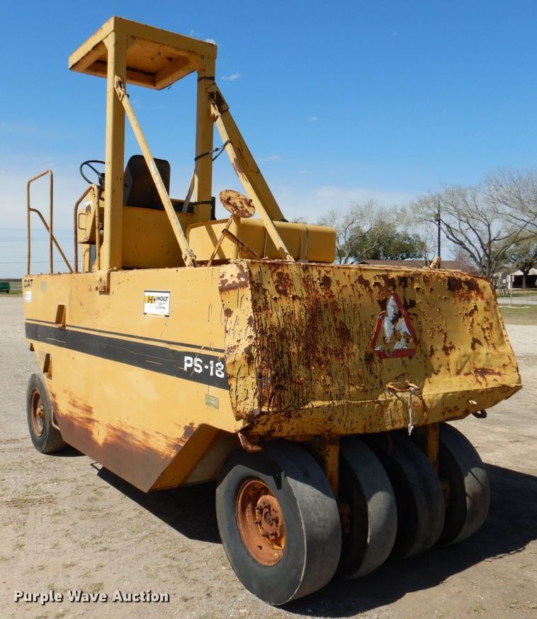 image for item DP3921 1987 Caterpillar PS-180  pneumatic roller