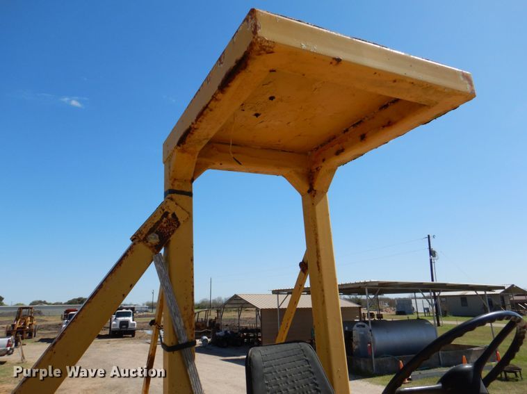 image for item DP3921 1987 Caterpillar PS-180  pneumatic roller