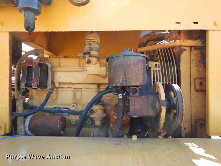 image for item DP3921 1987 Caterpillar PS-180  pneumatic roller