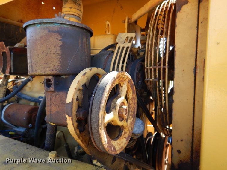 image for item DP3921 1987 Caterpillar PS-180  pneumatic roller