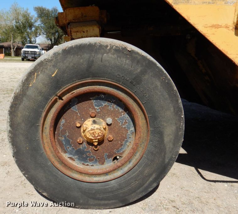 image for item DP3921 1987 Caterpillar PS-180  pneumatic roller