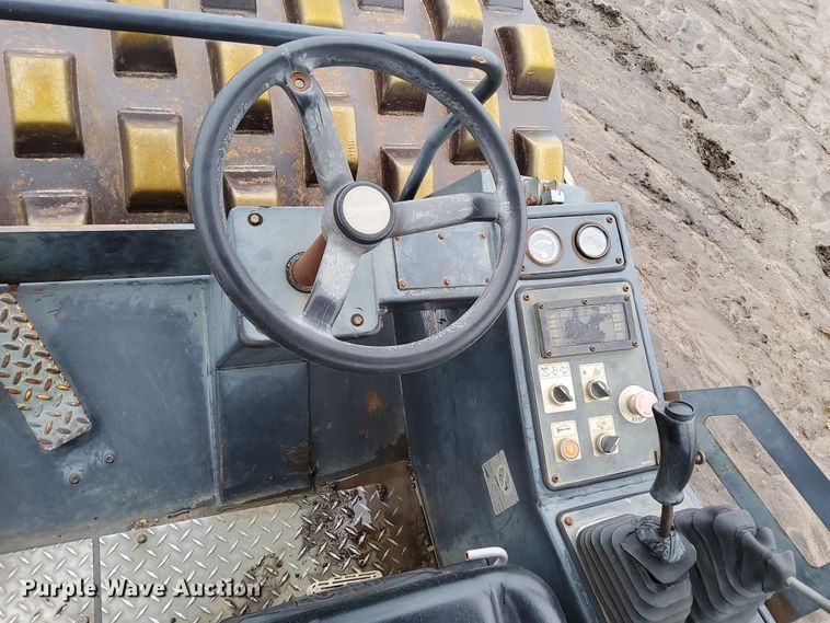 image for item DR0877 Bomag BW213PDB-3  single drum vibratory roller