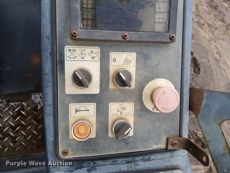 image for item DR0877 Bomag BW213PDB-3  single drum vibratory roller