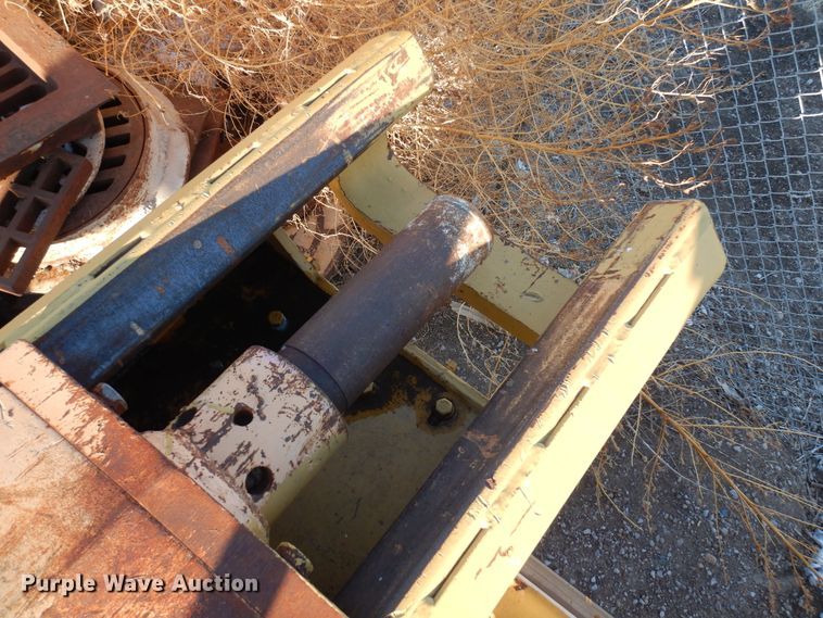 image for item DR1125 BMC MH42 B  concrete breaker