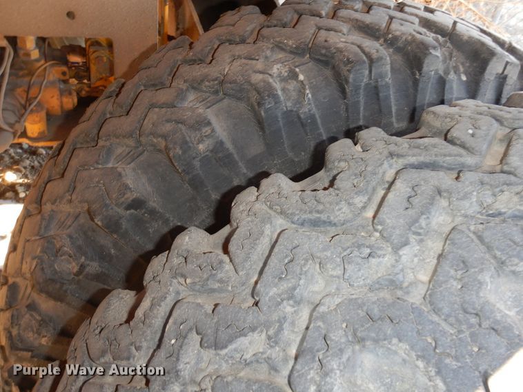 image for item DR1125 BMC MH42 B  concrete breaker