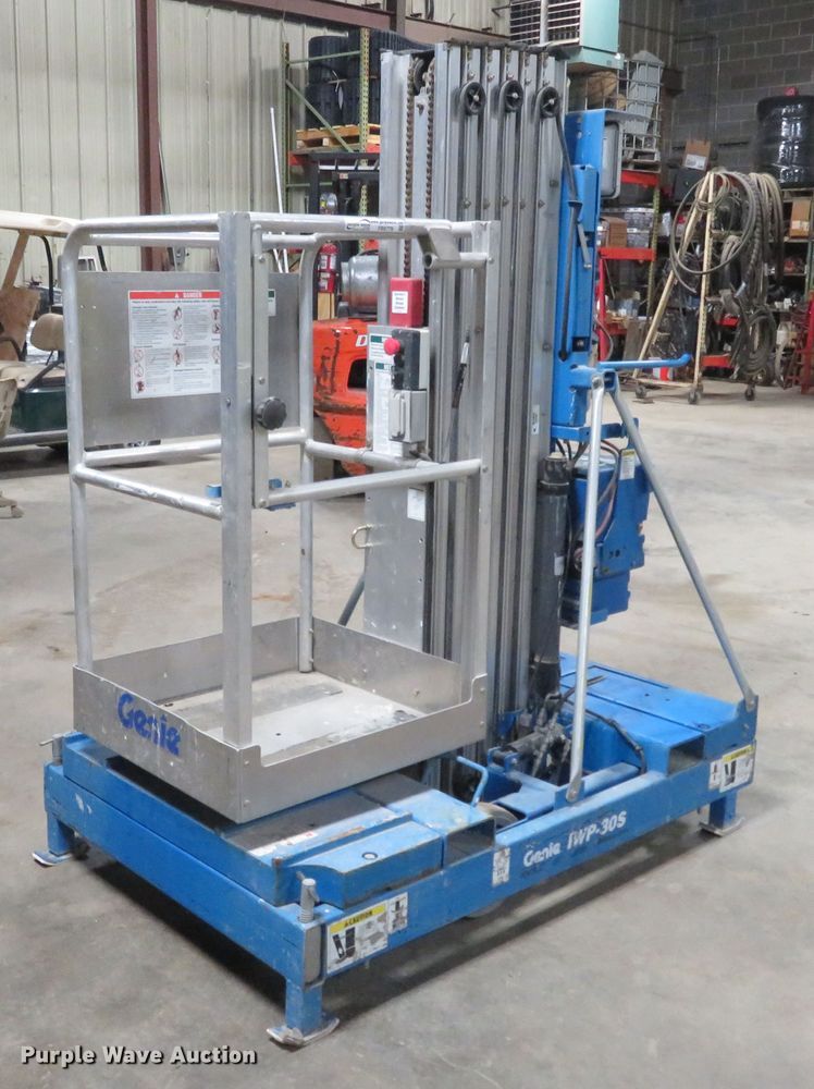 image for item FB9779 2004 Genie IWP-30S  vertical lift