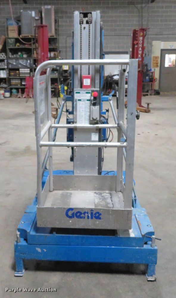 image for item FB9779 2004 Genie IWP-30S  vertical lift