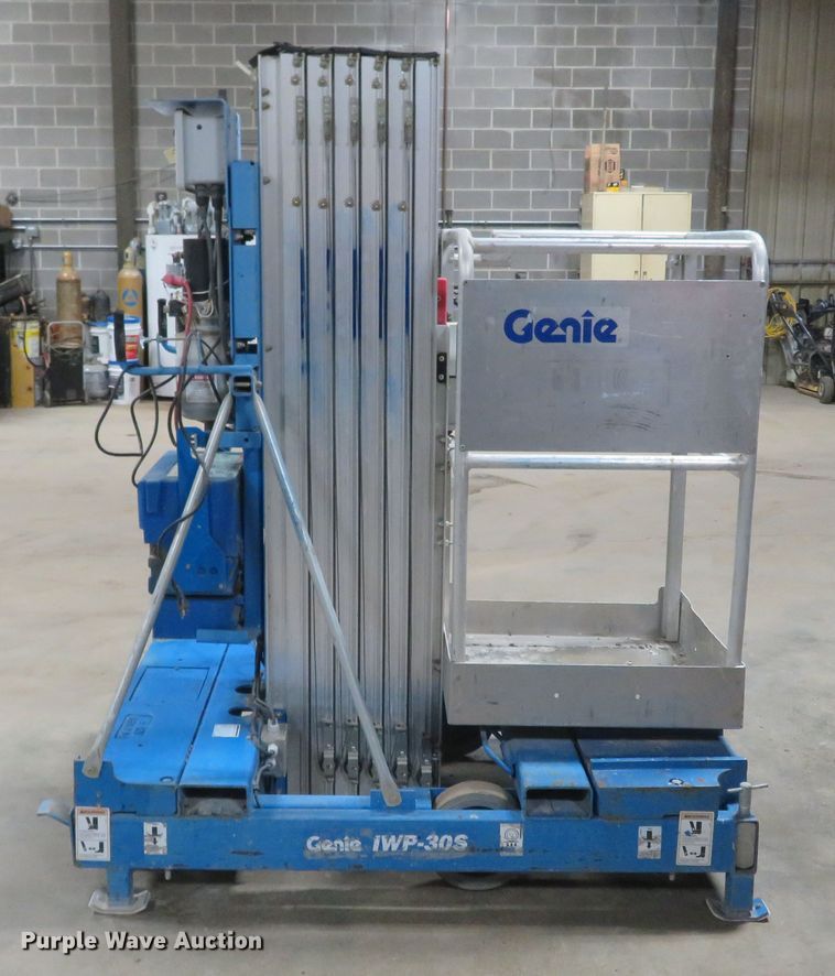image for item FB9779 2004 Genie IWP-30S  vertical lift