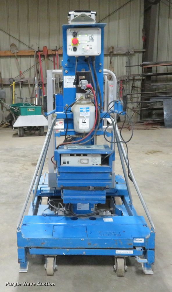 image for item FB9779 2004 Genie IWP-30S  vertical lift