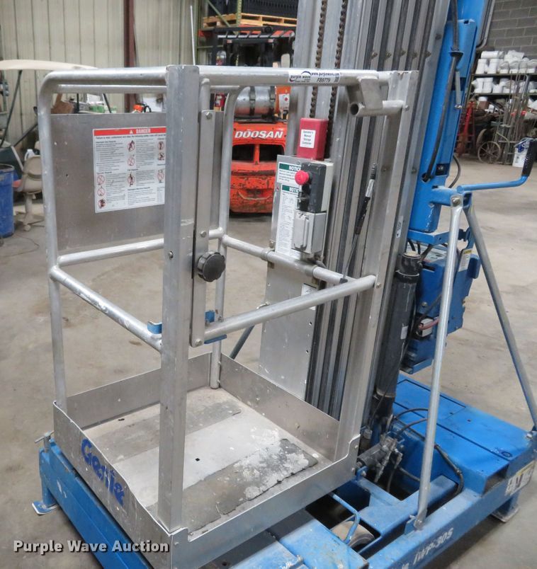 image for item FB9779 2004 Genie IWP-30S  vertical lift